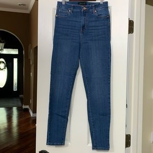 Kendall n Kylie high rise